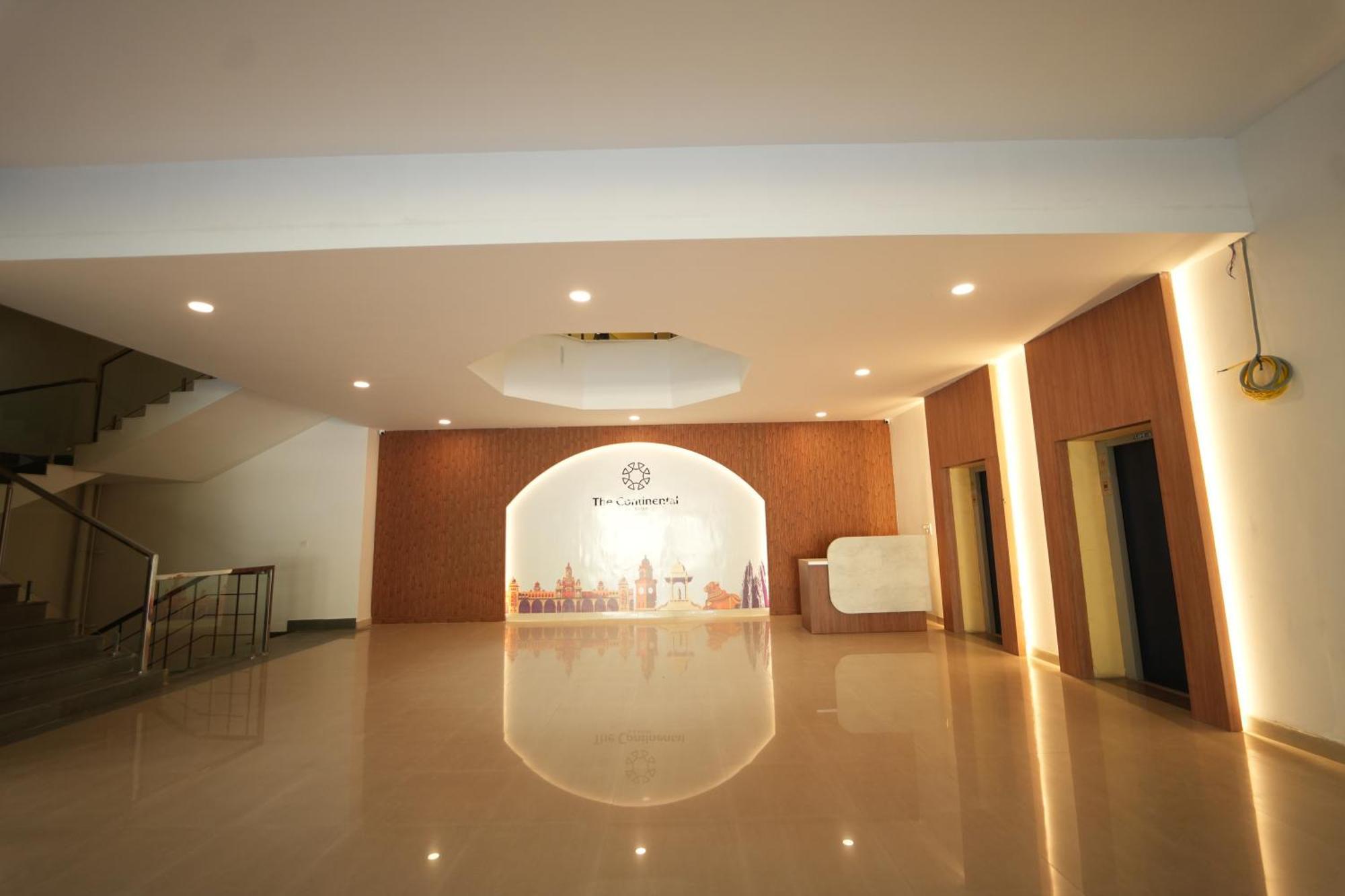 The Continental Inn & Suites Maisur Dış mekan fotoğraf