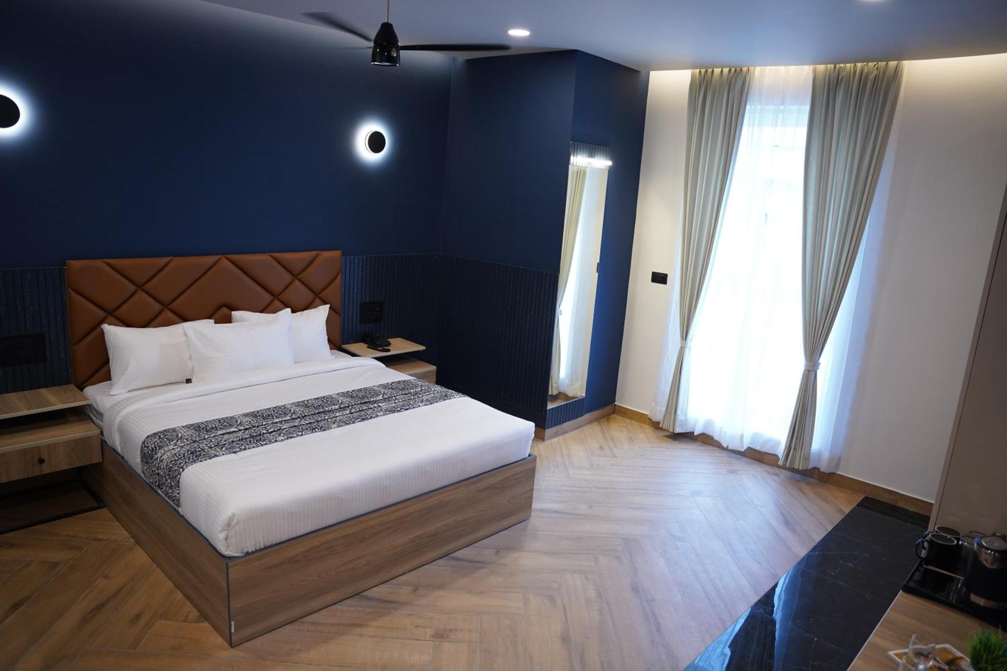 The Continental Inn & Suites Maisur Dış mekan fotoğraf