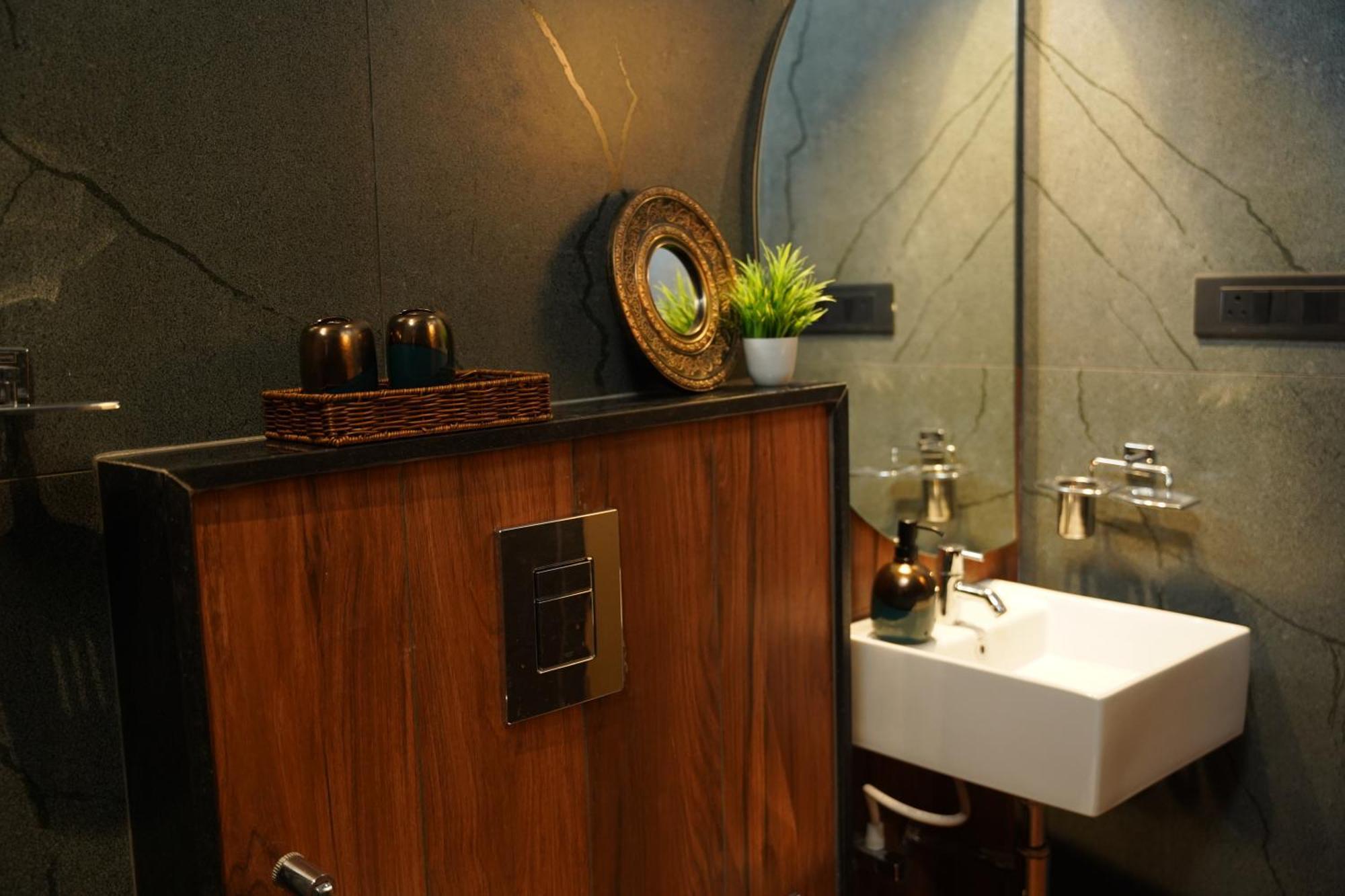 The Continental Inn & Suites Maisur Dış mekan fotoğraf
